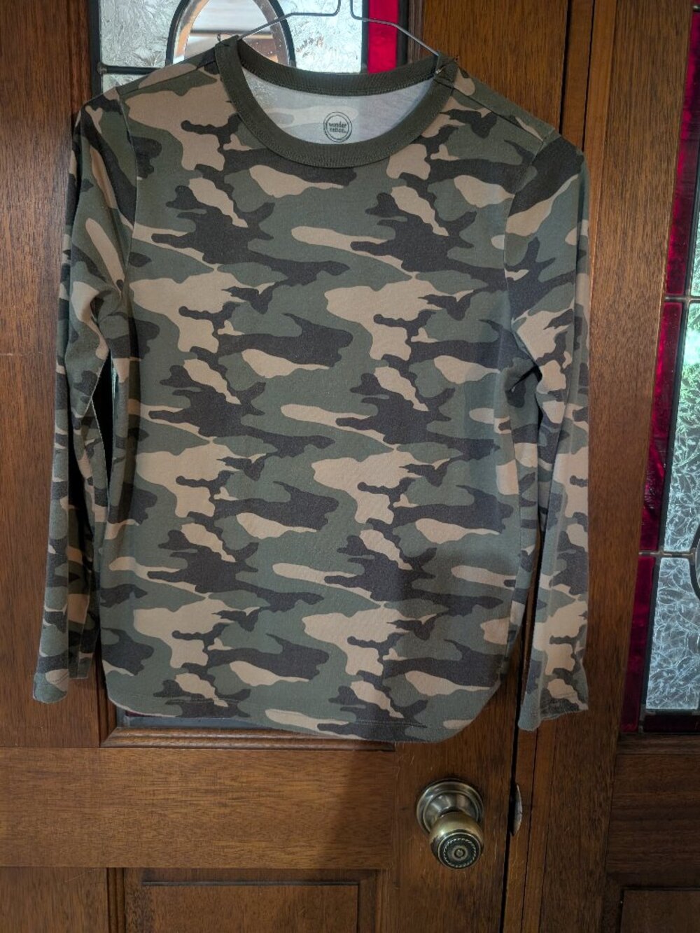 Boys  long-sleeve camouflage t-shirt, size 10/12
